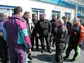 "Briefing" durch den Organisator Charly