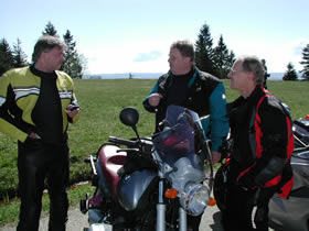Von links: Bernhard, Tourguide Joachim, Berti