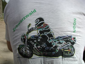 1 T-Shirt zur Motorradtour für jeden Teilnehmer!